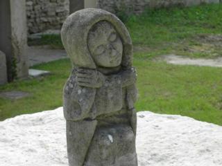 Mary Statue in Trosley courtesy of Kevin Burns.
