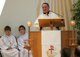 Source: Frank Obrigewitsch, SJ