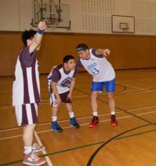 GG points out something to his son Raffy. Source: Dom Bautista.